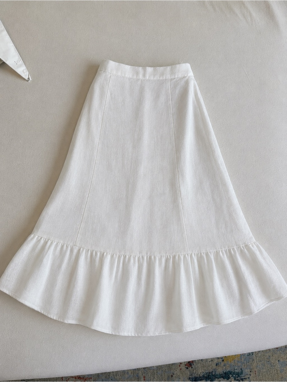 Aritzia Women’s White Ruffle-Hem A-Line Skirt